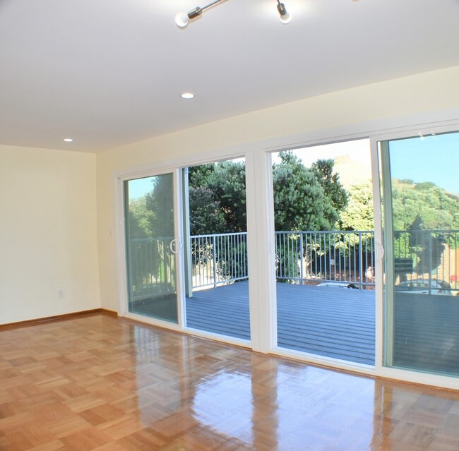 Photo - 286 Roosevelt Way Unit Roosevelt