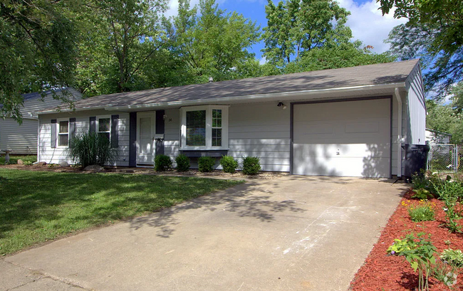 Building Photo - 3 Bedroom 1 bath- Located in Urbana! Rental