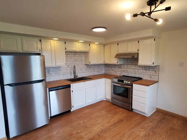 Kitchen - 3110 US Route 9 Unit 4