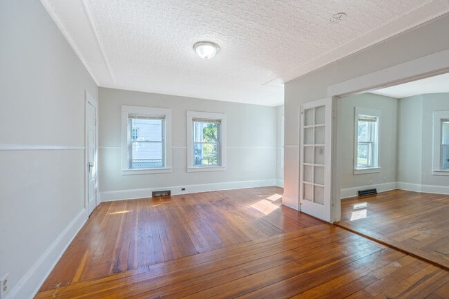 Photo - 182 Narragansett Blvd Unit First Floor