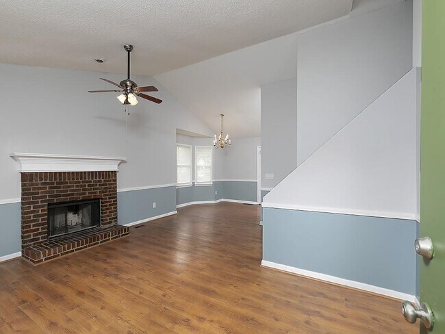 Photo - 16 Huntcliff Dr