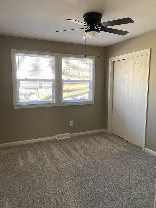 Dormitorio - 2502 N 57th St