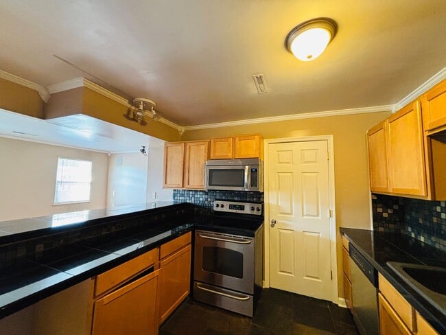 Photo - 307 Loudon Rd