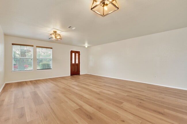 Photo - Spacious 5-Bedroom Beauty in Fox Grove – with Community Perks!