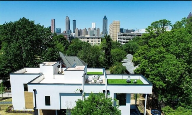 Photo - 536 Highland Ave NE