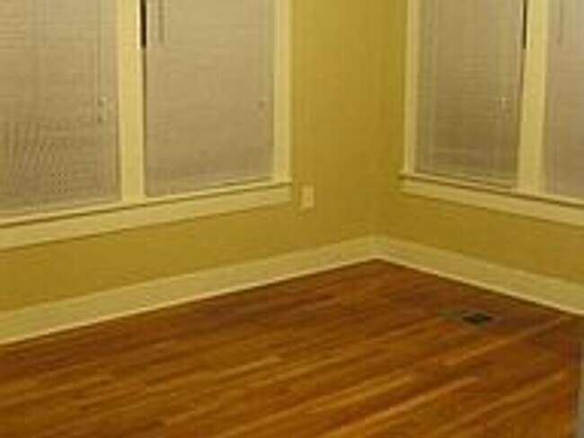 Photo - 5 Bedroom/ 3 Bathroom close to Tech!