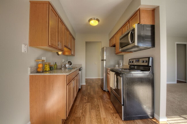Woodridge Apartments