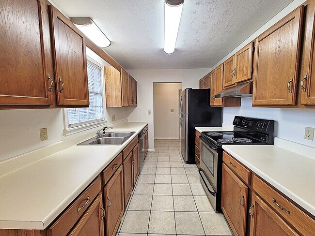 330 Jones Ln