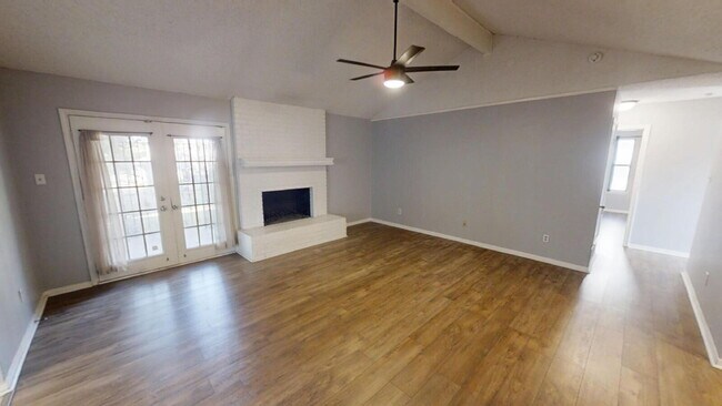 Photo - 1619 Leader Dr