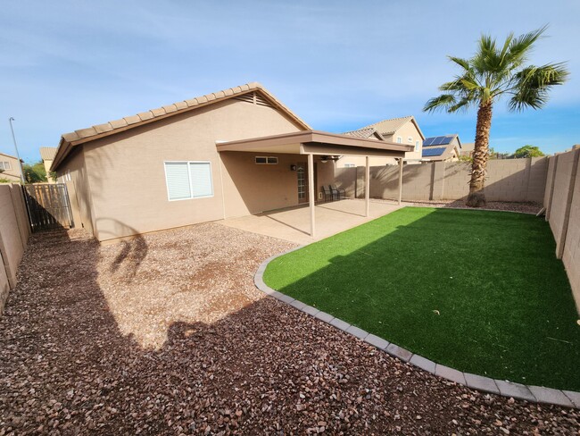 Photo - 11631 W Brown St