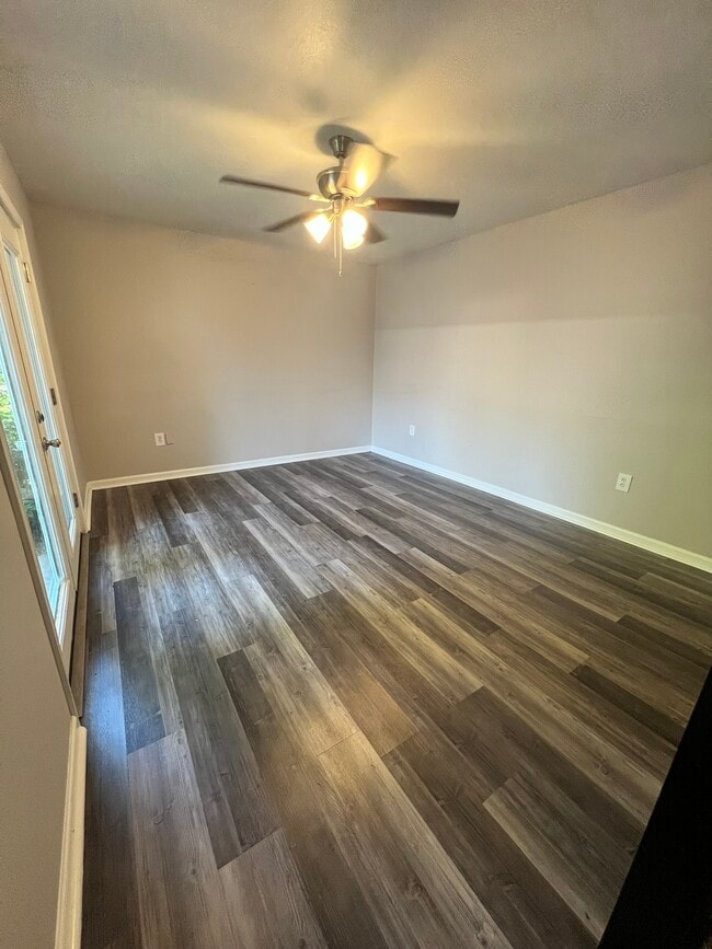 Photo - 1814 Fox Run Dr