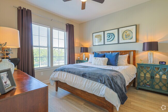 1BR, 1BA - 770SF - Bedroom