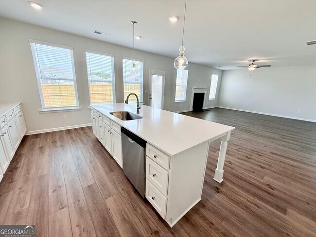 Photo - 236 Chiswick Lp