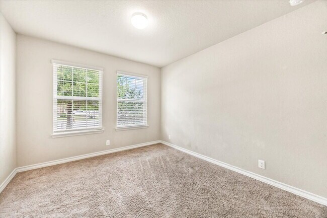 Large, 4 bedroom single story in a beautiful community full of amenities for you to enjoy!