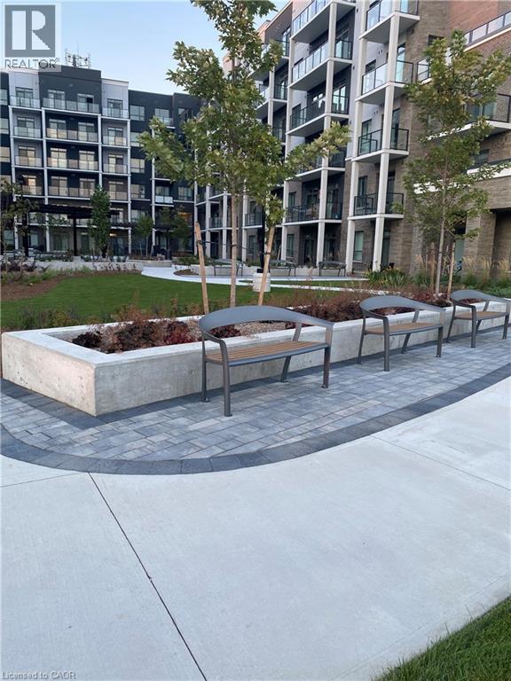 Photo - 5055 Greenlane Rd Unité 521