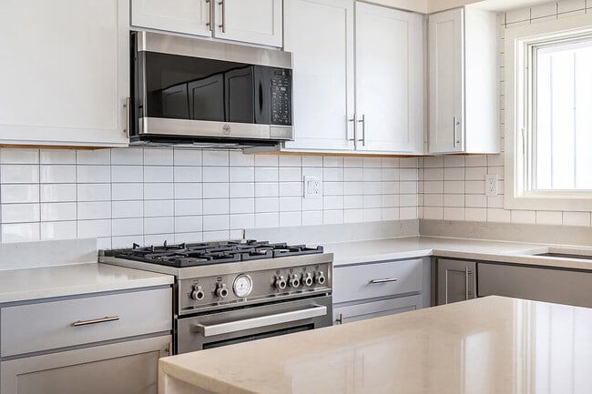 Photo - The Cove at Tiburon