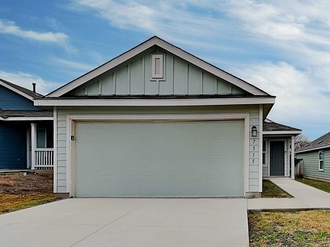 Building Photo - 7315 Avila Vis