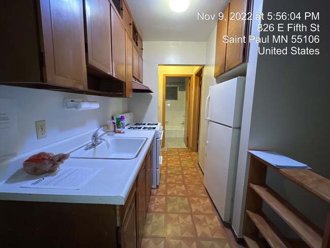 826 5th St E