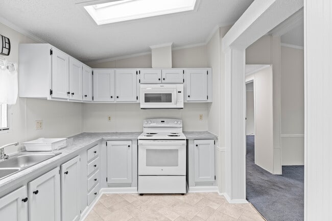 Photo - 209 Varner Dr SW