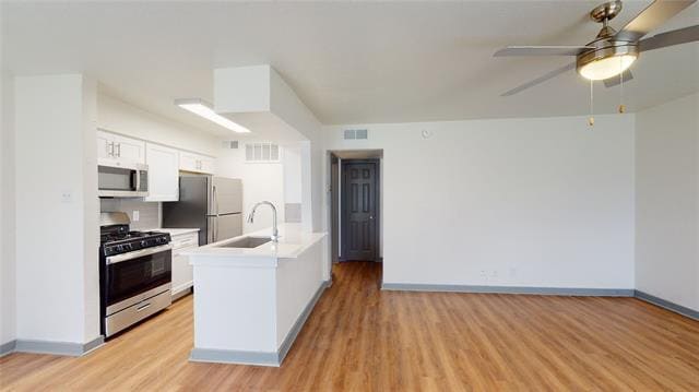 Building Photo - 205 E Davis St Unit 103