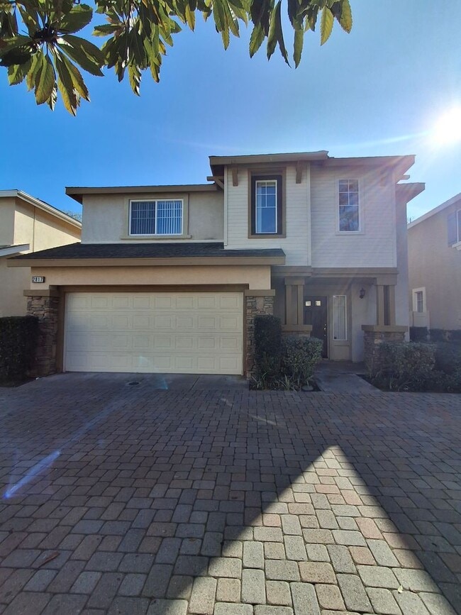 Building Photo - Beautiful Home in the Heart of it all. MUST SEE!!!