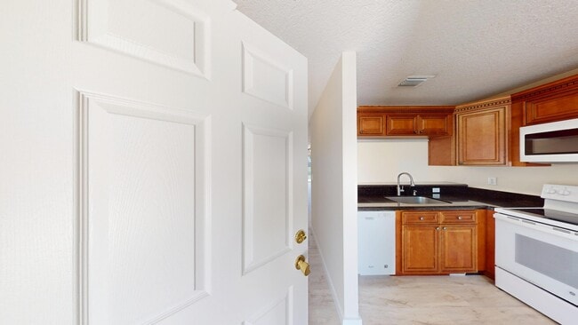 Photo - 62 Plumage Ln