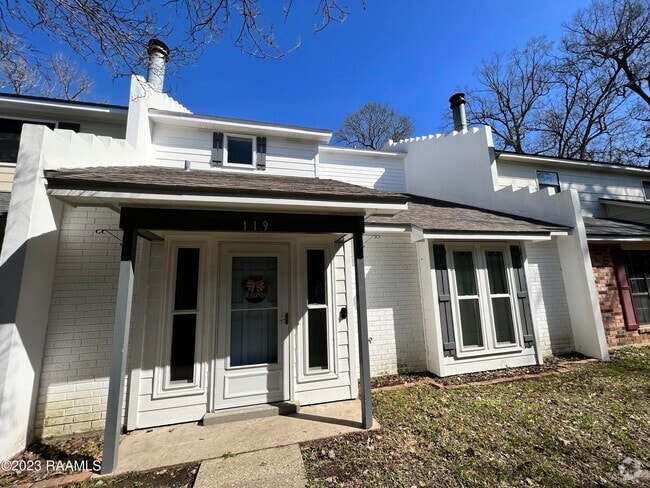 Building Photo - 305 Halcott Dr Rental