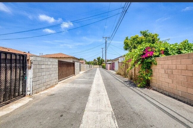 Photo - 11666 Magnolia St