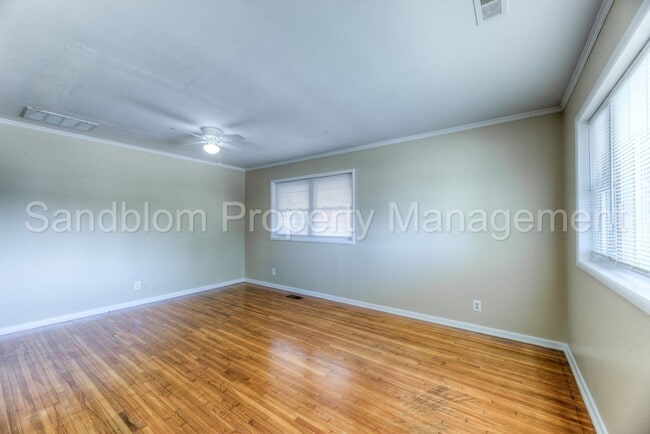 Photo - FOR LEASE | Mid Town | 3 Bed 2 Bath Home $...