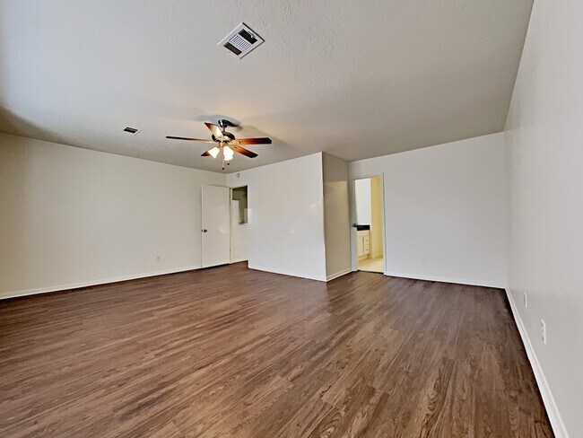 Photo - 2738 Springstone Dr
