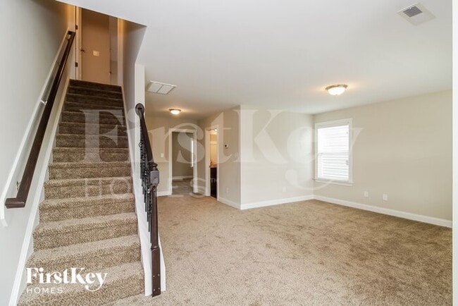 Photo - 2207 Talon Dr