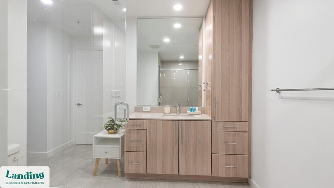 Photo - 5201 Leesburg Pike Unit 429