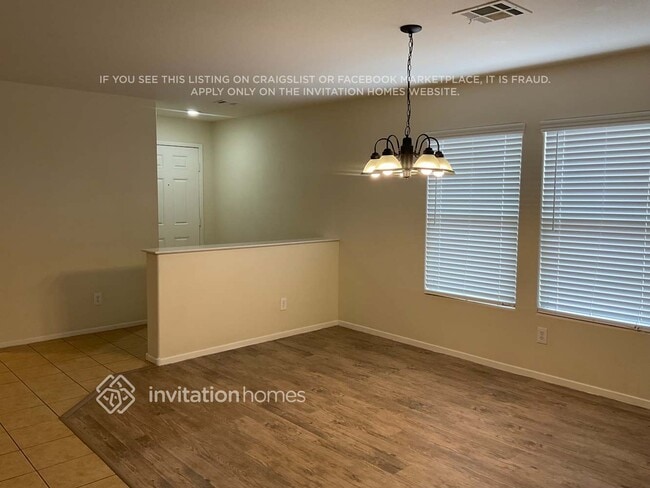 Photo - 577 Uxbridge Dr