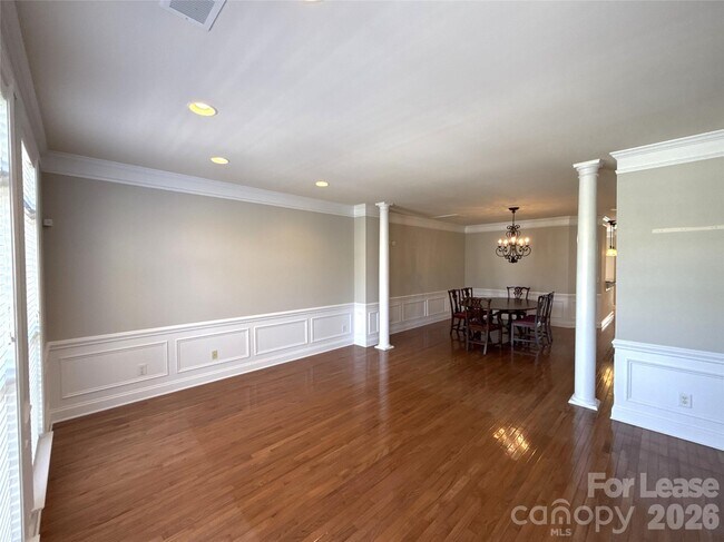 Photo - 2613 Huntman Way