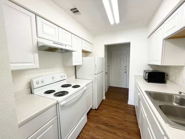 Photo - 8208 Sam Rayburn Dr