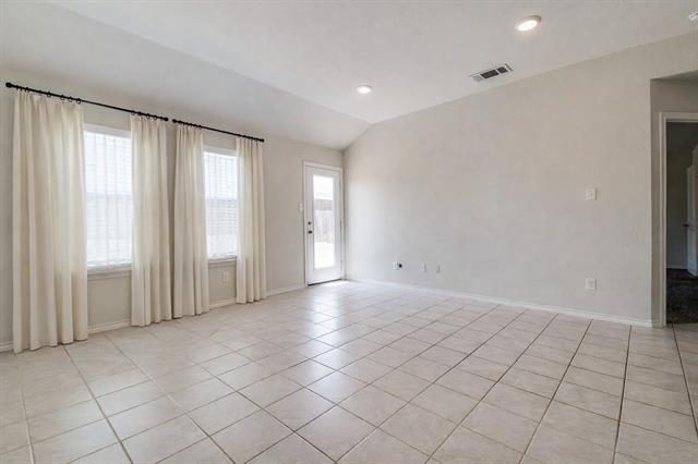 Photo - 914 Decker Dr