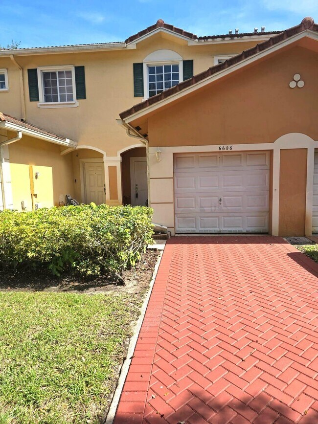 Photo - 6606 Catalina Ln