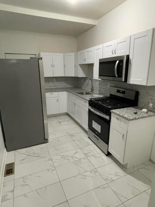 Photo - 1702 1/2 Walnut St