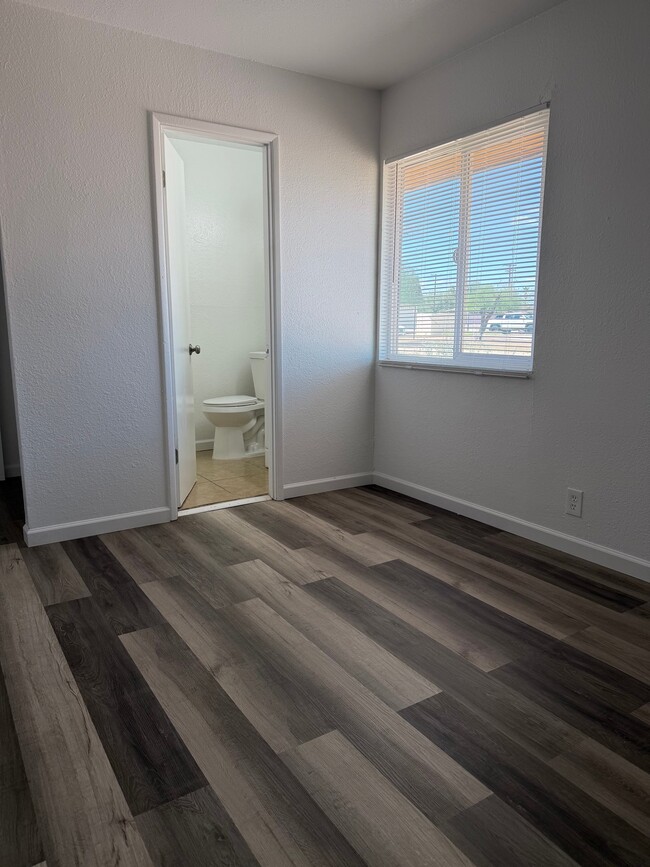 220 W 9th St Unit 414