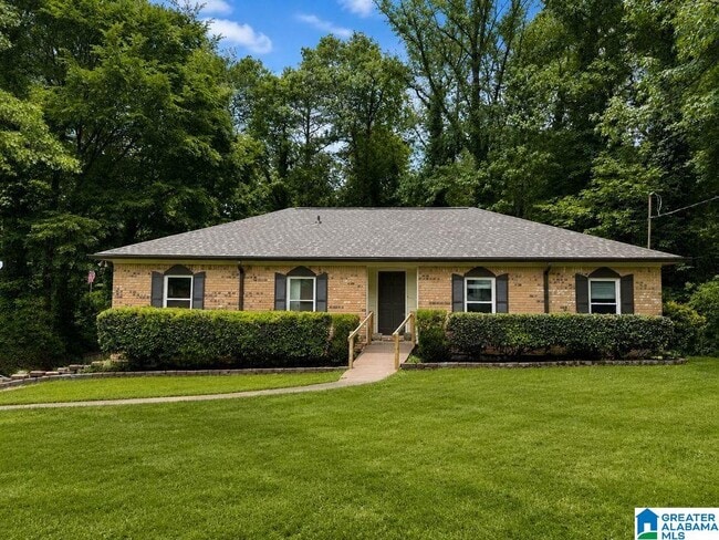 Building Photo - 3541 W Lakeside Dr