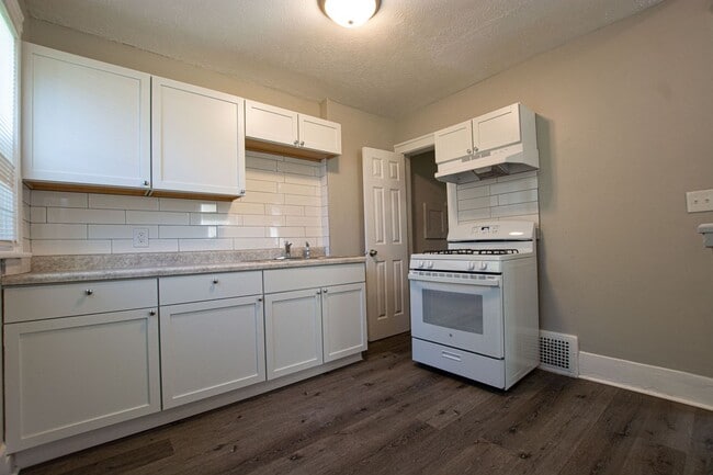 Photo - 110-112 38th St Unit 110