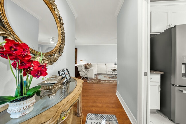 Photo - 8310 Big Acorn Cir Unidad 1002