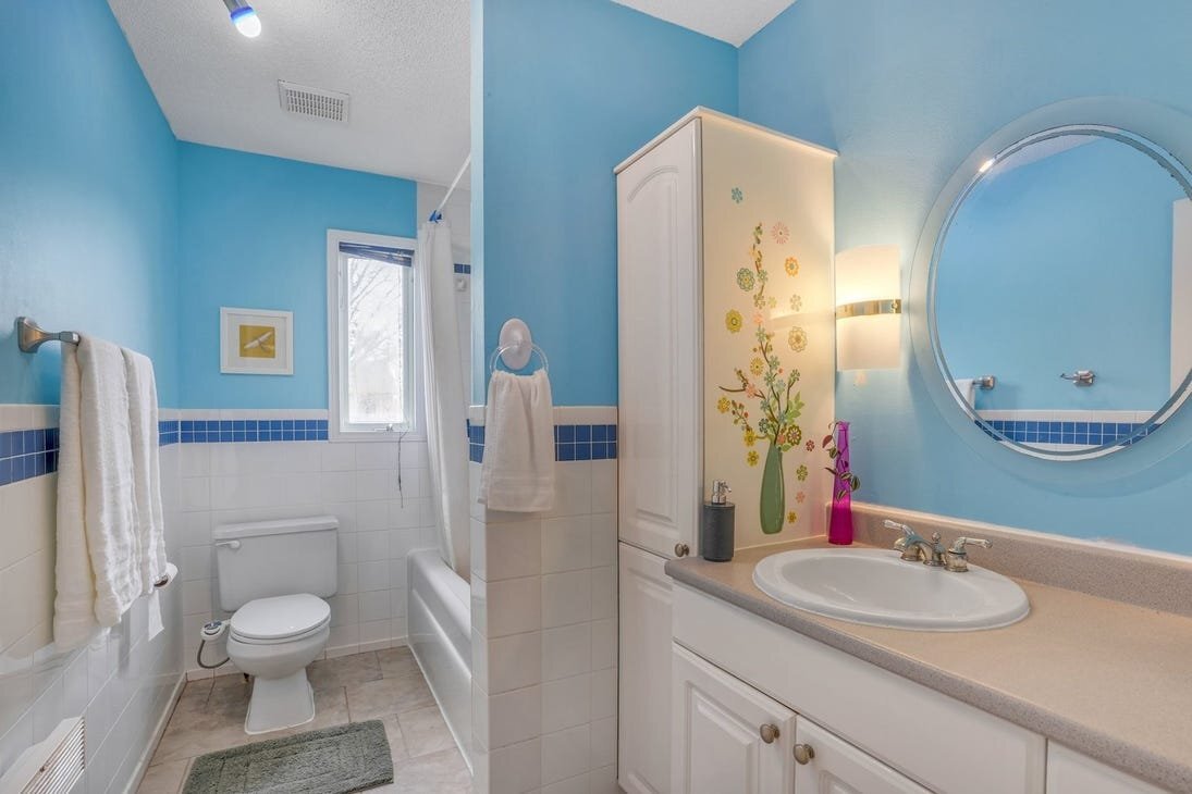 Photo - 8030 Broadway St