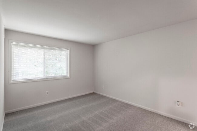 3 BR, 2 BA - 1,060 SF
