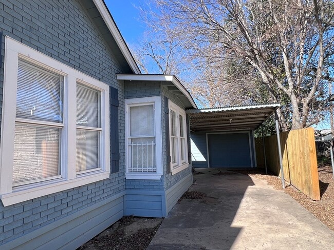 215-Jennings ave