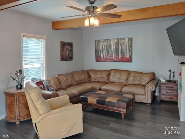 Photo - 121 N Main St