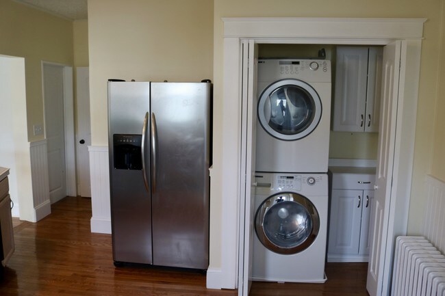 same floor ,FULL size laundry gas is better !