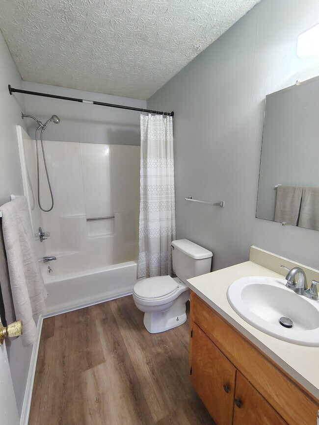 Photo - 16 Duiguid Dr