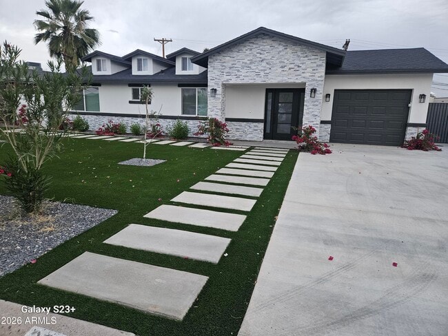 Photo - 2817 N 71st Pl