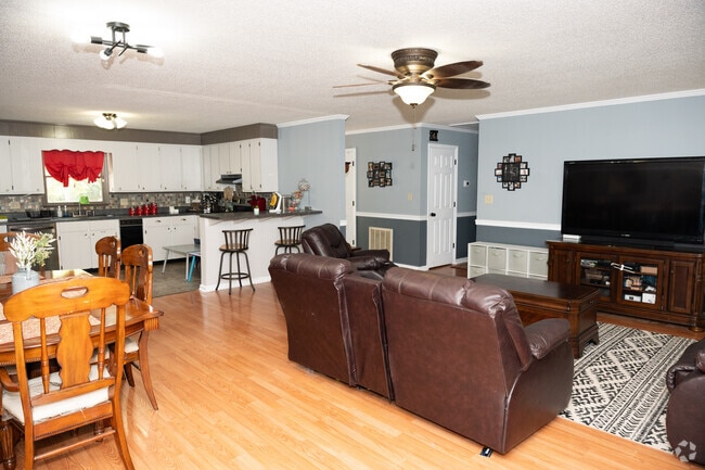 Building Photo - 122 Friar Tuck Ave Rental